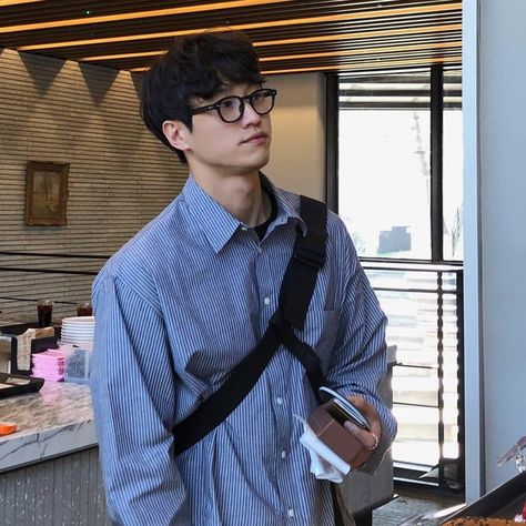 Nerd Men Aesthetic, Nerdy Glasses Aesthetic, Nerd Aesthetic Men, Nerd Outfits Men, Cute Nerdy Guys With Glasses, Asian Men Glasses, Nerdy Boy Outfits, Men With Glasses Aesthetic, Hot Nerdy Guy