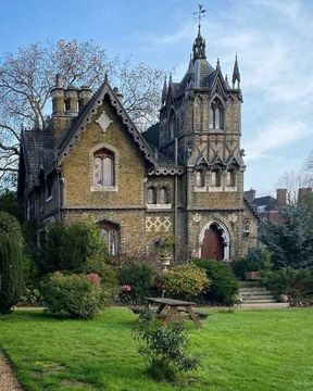 Holly Village, Victorian Renovation, Muswell Hill, Old Mansion, Living In London, Victorian Mansions, Secret Gardens, Victorian Terrace, Victorian Houses