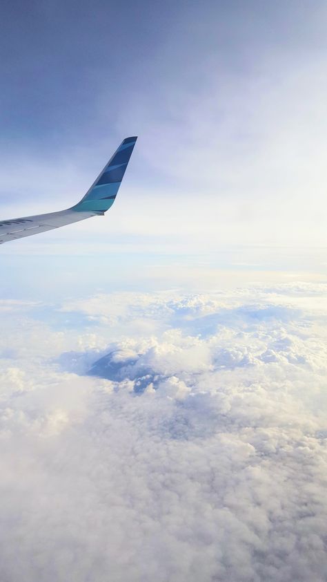 Garuda indonesia Travel Airplane, Plane Window, Airplane Wallpaper, Airplane Photography, Travel Pictures Poses, Photo Maps, Airline Tickets, Travel Aesthetic, Aesthetic Photography