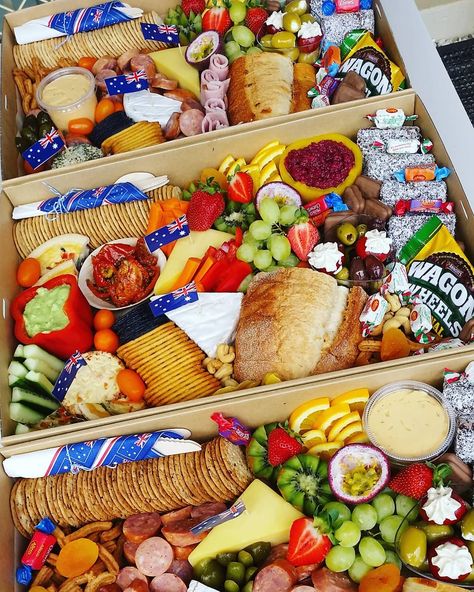 Platters Grazing, Australia Day Party, Australian Snacks, Graze Table, Grazing Boxes, Party Finger Food, Happy Australia Day, Dessert Platter, Grazing Table