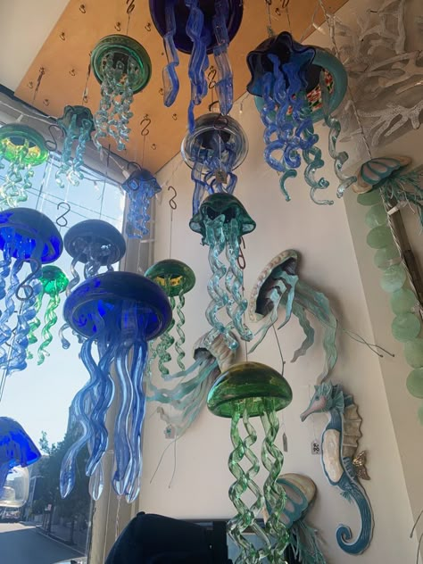 Ocean Themed Bathroom Aesthetic, Ceiling Decor Aesthetic, Jellyfish Ceiling Decor, Ocean Room, Mermaid Kids, Easy Diys, Beachy Room, Aesthetic Halloween, Cute Bedroom Decor