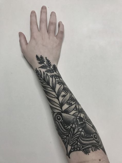 Ellie Tattoo Design, Ellie Tlou Tattoo, The Last Of Us Tattoo Ideas, Gaming Tattoo Ideas, Ellie Williams Tattoo, Tlou Tattoo, Ellie's Tattoo, The Last Of Us Tattoo, Apocalypse Tattoo