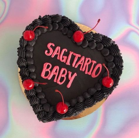 Birthday Cake Saggitarius, Saggitarius Birthday Party, Saggitarius Birthday Cake Aesthetic, Sag Szn Cake, Sag Cake, Sagittarius Birthday Cake, Twilight Party, 17 Birthday Cake, Sagittarius Birthday