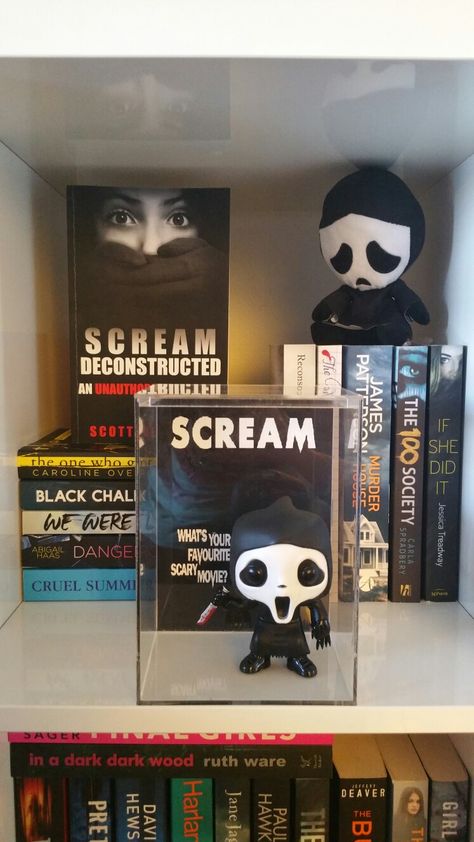 Michael Myers Room Decor, Horror Funko Pop Display, Ghostface Funko Pop, Ghostface Bedroom, Scream Funko Pop, Ghostface Room Decor, Ghostface Decorations, Scream Room Decor, Ghostface Decor