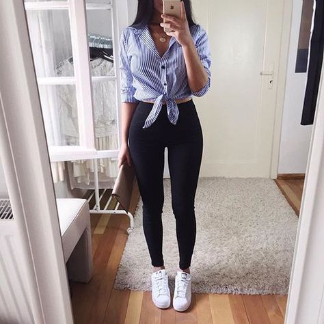 Stylish Jeans Outfit, Autumn Fashion Grunge, Skirt Outfits Aesthetic, Adidas Outfit Shoes, Unique Jeans, Casual Shoes Outfit, Summer Fashion For Teens, High Waisted Black Jeans, Stretch Denim Fabric