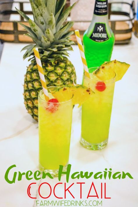 Green Hawaiian Cocktail combines all the tropical flavors of pineapple, melon, coconut, and citrus with Midori, Malibu Rum, pineapple juice, and lemon-lime soda for the best beach or pool cocktail. #Midori #MalibuRum #Pineapple #Cocktails #CocktailRecipes #GreenDrinks #Pooltime #Summer Midori Drinks, Midori Cocktails, Pool Cocktails, Malibu Drinks, Hawaiian Cocktails, Pineapple Cocktail, Malibu Rum, Mixed Drinks Alcohol, Pineapple Rum