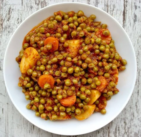 Greek Style Peas-Arakas Latheros Arakas Latheros, Greek Peas, Greek Vegetables, Olive Tomato, Vegetable Stew Recipe, Greek Recipe, Mediterranean Diet Recipes Dinners, Peas And Carrots, Greek Foods