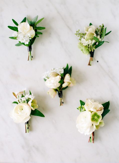 The Cost of Wedding Flowers - How Much You'll Spend - Sapphire Events Cost Of Wedding, Green Boutonniere, Flowers For A Wedding, Tall Floral Arrangements, Simple Elegant Style, Boutonniere Ideas, White Boutonniere, Button Holes Wedding, Crystal Bouquet