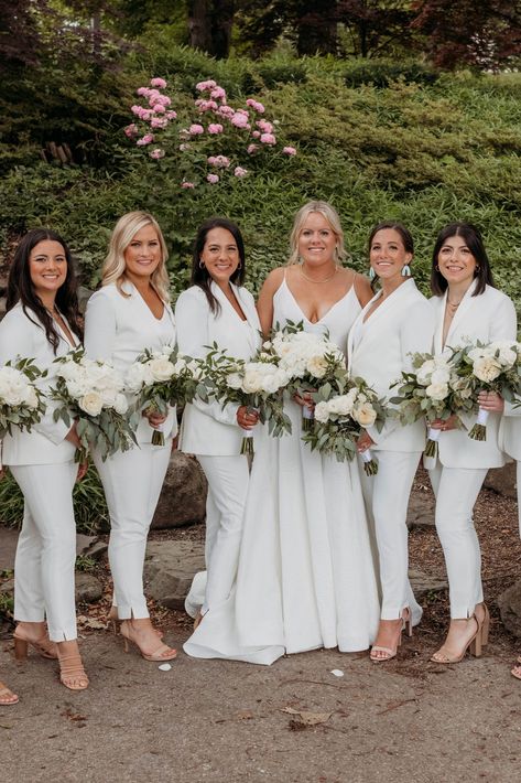 Modern Bridal Party Attire, Bridesmaid Suits For Women Wedding, Womens Suits Bridesmaid, Bridesmaids In Suits, Women Suits Wedding Bridesmaid, Women Groomsmen Outfits, Suits For Bridesmaids, Female Groomsman Attire, Bridesmaid Suits For Women