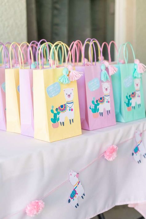 Penny's Whole LLama Fun 1st Birthday | CatchMyParty.com Llama Centerpieces Ideas Diy, Llama Birthday Party Ideas, Birthday Llama, Llama Birthday Party, Themed 1st Birthday, Llama Birthday, Cactus Party, Fiesta Birthday, 1st Birthday Party