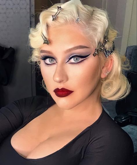 Christina Aguilera Hair, Cabaret Makeup, Christina Aguilera Burlesque, Burlesque Makeup, Rouge Makeup, Burlesque Party, Show Makeup, Performance Hairstyles, Drag Makeup