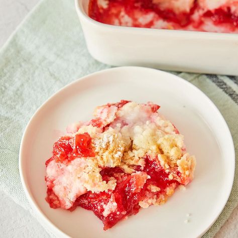 Rhubarb Dump Cake Rhubarb Dump Cake, Strawberry Rhubarb Cake, Rhubarb Dump Cakes, Cinnamon Swirl Cake, Sugar Free Cake, Rhubarb Cake, Swirl Cake, Homemade Vanilla Ice Cream, Rich Desserts