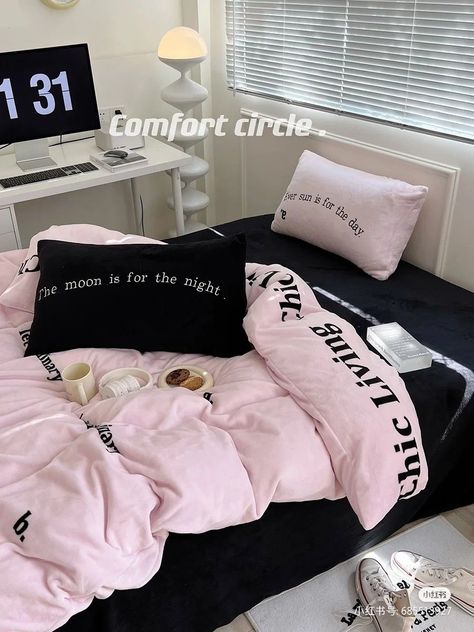 Pink Black Room Aesthetic, Black And Pink Bedroom Aesthetic, Pink And Black Room Decor, Black And Pink Room Aesthetic, Pink And Black Room Ideas, Black White And Pink Bedroom, Black And Pink Bedroom Ideas, Pink And Black Room Aesthetic, Black And Pink Room Ideas