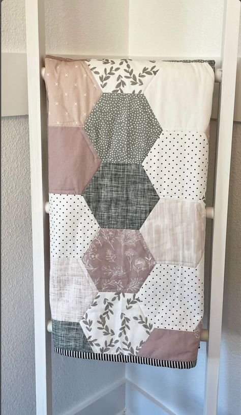 Patchwork Quilts Patterns, Quilt Neutral, Boho Baby Quilt, Neutral Baby Quilt, Fairhope Al, Sewing Machine Projects, Toddler Quilt, Crochet Quilt, Quilt Baby