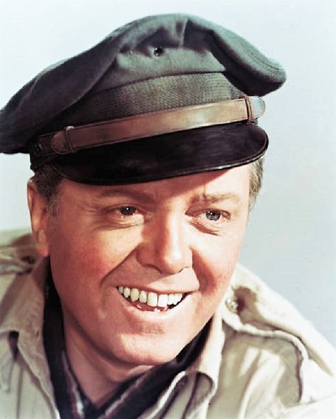 Richard Attenborough in a publicity portrait for The Flight of the Phoenix. 1965. Vintage Actors, 24th August, Dramatic Art, Richard Attenborough, Film Man, Classic Films Posters, Film Maker, Turner Classic Movies, Dramatic Arts