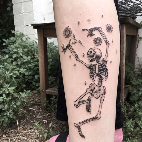 Skeleton Tattoo, Party Tattoos, Sharpie Tattoos, Forarm Tattoos, Skeleton Tattoos, Tattoos For Lovers, Spooky Tattoos, Pin Up Tattoos, Fairy Tattoo