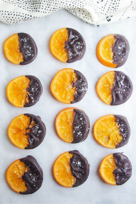 Chocolate Covered Candied Orange Slices - Dished by Kate Candied Orange Slices, Cheap Diy Christmas Gifts, Dark Chocolate Orange, Chocolate Slice, Candied Orange, Chocolate Fan, Holiday Chocolate, Orange Candy, Fine Chocolate