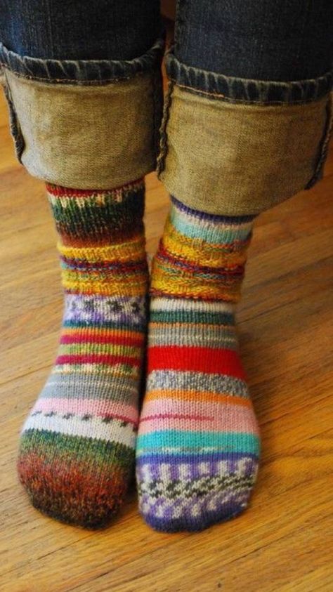 Frazzled English Woman, 일본 패션, Sock It To Me, Knitted Socks, Colorful Socks, Mode Inspo, Knitting Inspiration, Knitting Projects, Knitting And Crochet