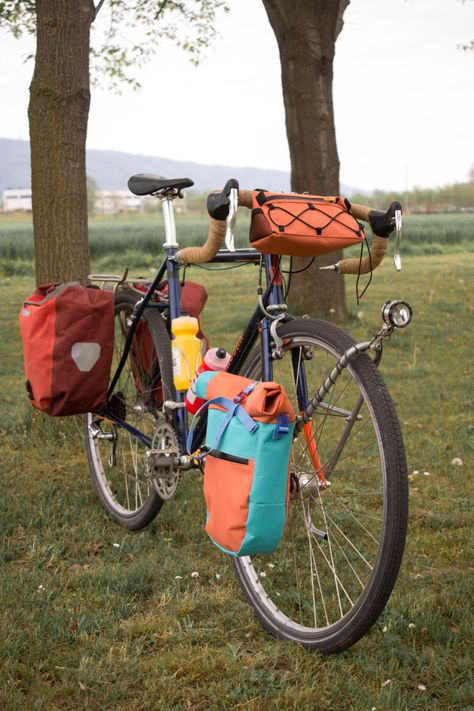 Reader's Rig: Alberto's Casbah Cicloclub Custom - BIKEPACKING.com Bicycle Bag Pattern, Cute Bike Helmet, Bike Women Cycling, Bikepacking Gear, Bikepacking Bags, Bike Packing, Bicycle Gear, Biking Backpack, Bike Camping