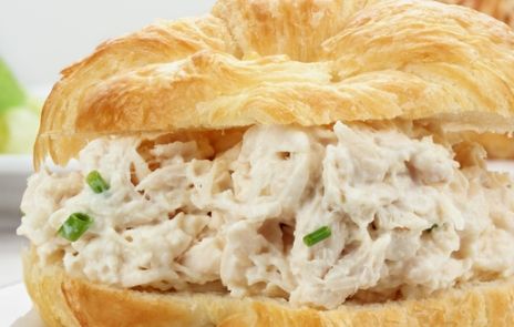 Basic chicken salad recipe. Chicken, lemon juice, mayo, celery, salt, and pepper. a good thing to have on file. Chicken Salad Recipe, Chicken Salad Sandwich, Salad Sandwich, Canned Chicken, Soup And Sandwich, Chicken Salad Recipes, A Chicken, Chicken Breasts, Chicken Salad