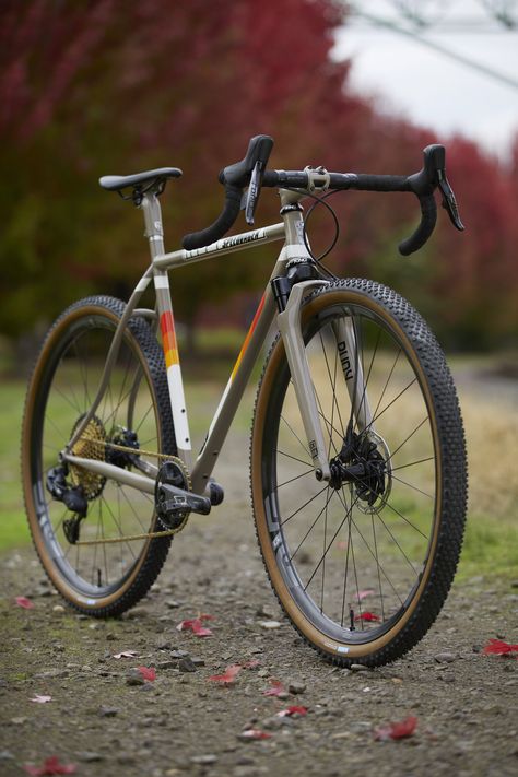 Gravel Bike Bicycles, Road Bike Vintage, Bike Bmw, Urban Bicycle, Velo Vintage, Steel Bike, Cyclocross Bike, Bike Photography, Custom Bicycle