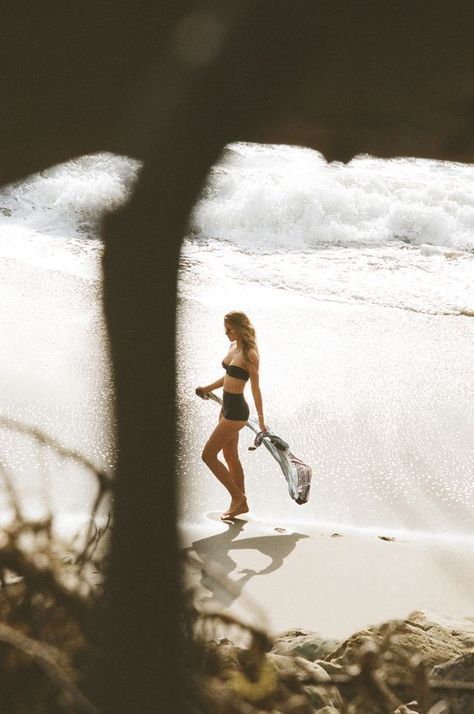 Beach Fashion Shoot, Brisk Walk, Beach Shoot, Adventure Style, Beach Gear, Fun In The Sun, Nalu, Beach Bags, Summer Breeze