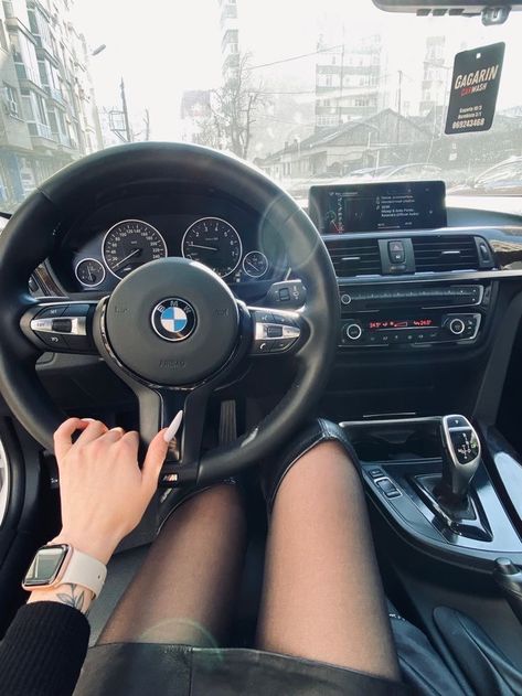 Bmw Cars Aesthetic, Bmw Aesthetic, Carros Bmw, Bmw Girl, Dream Cars Bmw, Girls Driving, Bmw Love, Car Goals, Luxury Lifestyle Dreams