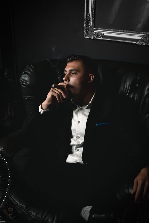 #cigarsandwhiskey #cigars #mensfashion #gentleman #whiskey #aesthetic #luxury #luxurylifestyle #gentlemanstyle #model #luxurylife Man Holding Whiskey, Whiskey Aesthetic Dark, Whiskey Aesthetic, Casino Room, Cityscape Wallpaper, Male Faces, Cute Engagement Photos, Character Portrait, Aesthetic Luxury