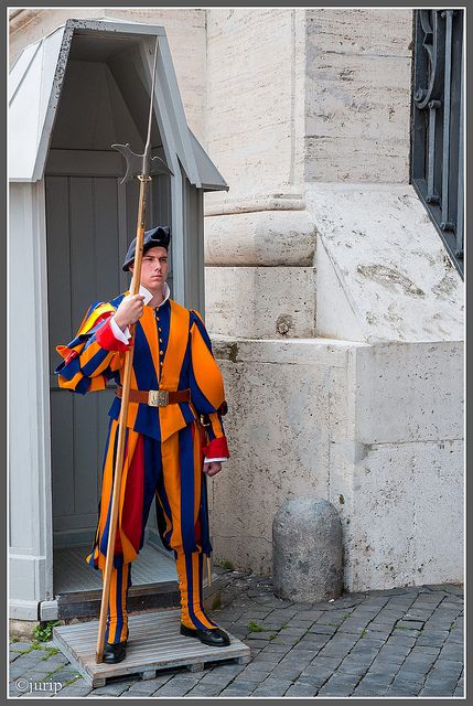 Vatican Swiss Guard 2 Days In Rome, Rome Vatican, Bella Roma, Visiting The Vatican, Swiss Guard, Le Vatican, European Holiday, Visit Rome, Vatican Museum