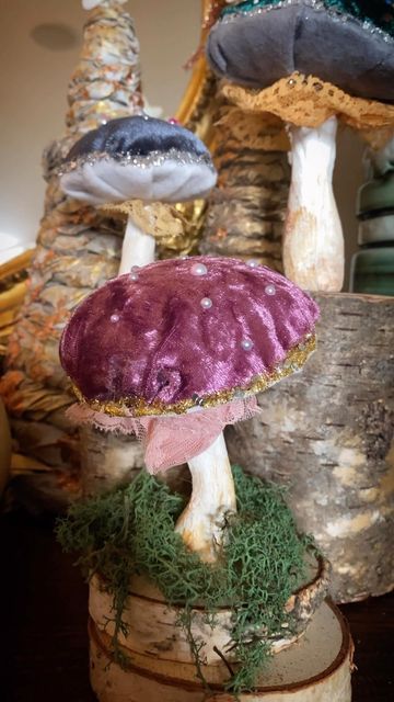 Restyled by Yasmin Bochi on Instagram: "A few more velvet toadstools have popped up 🍄 I love making these and decorating my room with them. You can place them a wood slice or trunk as I have done here or they can be part of a winter tablescape or your Christmas tree decorations! #table #interiordesign #design #homedecor #furniture #tabledecor #home #homedesign #art #decor #interior #tablesetting #decoration #handmade #livingroom #tablescape #tablesetting #handmadeuk #toadstool #mushroom #velve Decorating My Room, Art Decor Interior, Winter Tablescapes, Parade Ideas, Toadstool Mushroom, College Halloween, Winter Table, Decorations Table, Christmas Parade