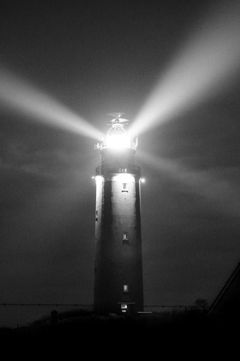 Photos Of Lighthouses, Gray Scale Photography, Dark Lighthouse Aesthetic, Black White Photos Art Beautiful, The Lighthouse Aesthetic, Lighthouse Aesthetic Dark, Creepy Lighthouse, Dark Lighthouse, Lighthouse Black And White