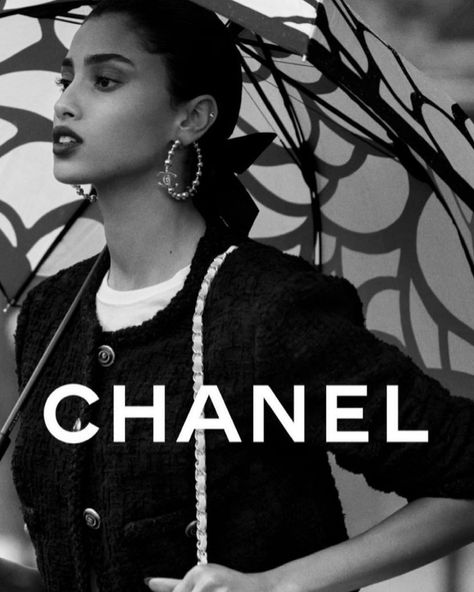 IMAAN HAMMAM FOR CHANEL 11.12 CAMPAIGN :: WhyNot Blog Liberian Girl, Imaan Hammam, Chanel 2021, University Of Cambridge, Fashion Photography Editorial, Best Model, Man Photo, Change In, Photoshoot Poses