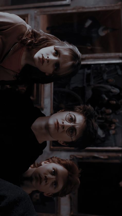 Harry Potter Pictures Wallpaper, Harry Potter Series Aesthetic, Harry Potter Pictures From The Movie, Harry Potter Aesthetic Photos, Harry Potter Wallpaper Aesthetic, Neville Longbottom Aesthetic, Pair Pfp, Harry Potter Light, Harry Potter Wallpaper Backgrounds