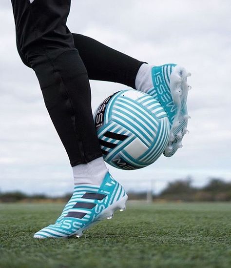 Soccer Newswire: Perfectly coordinated | Fútbol in 2018 | Pinterest | Soccer Football and ... 6 mins ago - Nov 5 2018- This Pin was discovered by mariangel mendoza. Discover (and save!) your own Pins on Pinterest.  Source:www.pinterest.com Adidas Soccer Boots, Best Soccer Cleats, Best Soccer Shoes, Nike Football Boots, Cr7 Messi, Soccer Photography, Adidas Boots, Soccer Cleats Adidas, Soccer Outfits