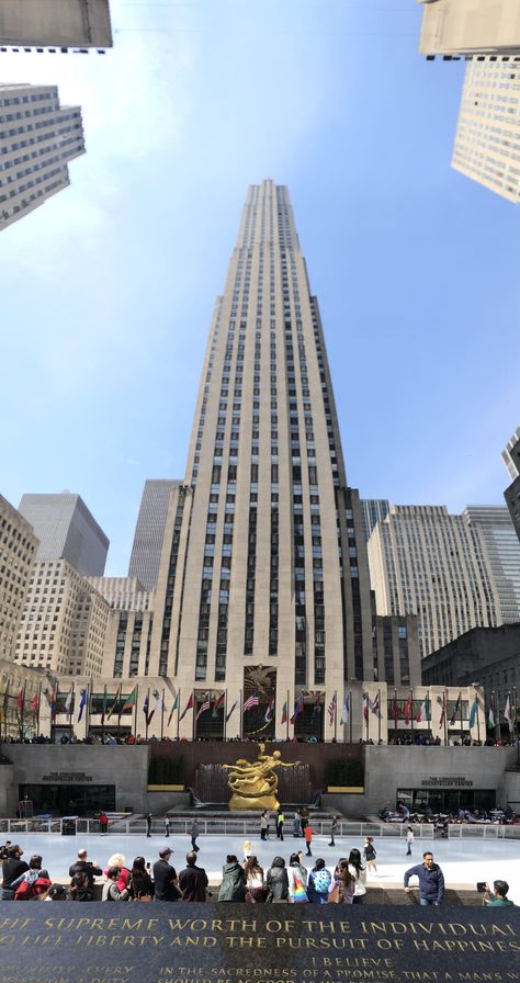 Rockefeller Centre Rockafella Centre, Rockefeller Center New York, Rockefeller Family, The Rink At Rockefeller Center, Rockefeller Centre, New York Skyline, Skyscraper, Multi Story Building, York City