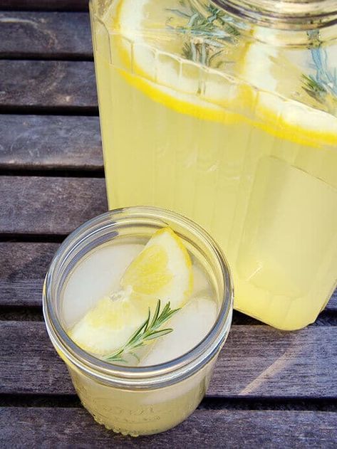 Lemonade Twists, Best Homemade Lemonade, Fun Lemonade, Rosemary Lemonade, Infused Lemonade, Eureka Lemon, Yellow Ornaments, Homemade Lemonade Recipes, Homemade Limoncello