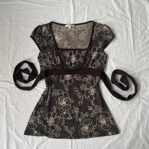 Fairygrunge brown babydoll top. Empire waist with... - Depop Diy Empire Waist Top, Brown Babydoll Top, How To Style Babydoll Top, Y2k Babydoll Top, 2000s Babydoll Top, Babydoll Outfit Aesthetic, Babydoll Top Outfit, Empire Waist Shirt, Bella Swan Twilight