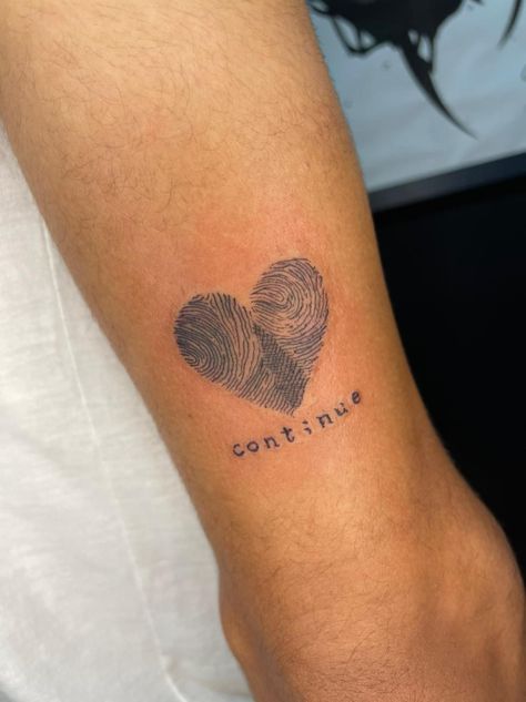 Couple Finger Print Tattoo Ideas, Fingers Print Tattoo, Finger Prints Tattoo, Thumbprint Tattoo Memory Dad, Small Tattoos For Boyfriend, Family Minimalist Tattoo, Tatted Girl Aesthetic, Tattoo Finger Print, Finger Print Tattoo Ideas