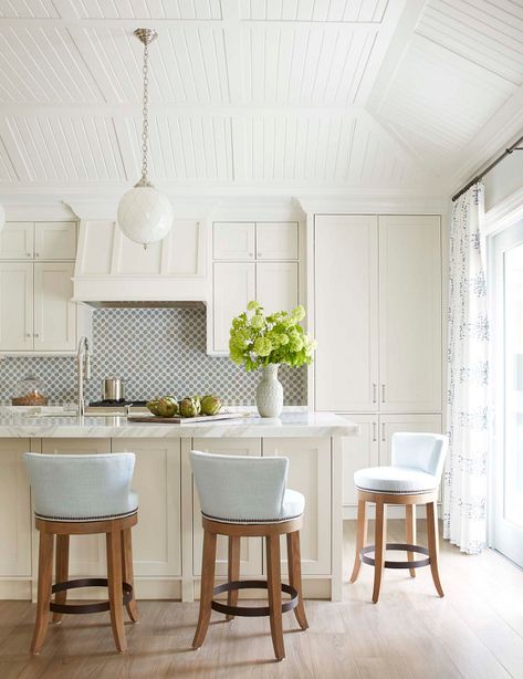 Cream Kitchen Design #offwhite #whitedove Off White Kitchen Cabinets, Maria Killam, Off White Kitchens, Painted Kitchen Cabinets Colors, Luxe Interiors, White Kitchen Cabinets, Painting Kitchen Cabinets, Kitchen Stools, Classic Interior