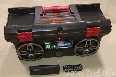 Diy Boombox, Diy Bluetooth Speaker, Tool Box Diy, Speaker Projects, Diy Speakers, Speaker Box, Speaker Design, Lead Acid Battery, Diy Car