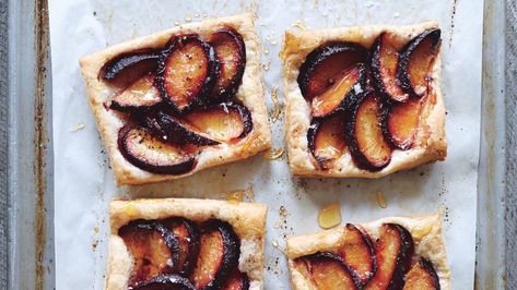 Consider this a two-ingredient tart. Besides the plums and pastry, we bet you have everything else on hand. Dessert Nails, Plum Dessert, Plum Tart, Plum Recipes, Fruit Tarts, Dessert Simple, Tart Baking, Puff Pastry Recipes, Köstliche Desserts