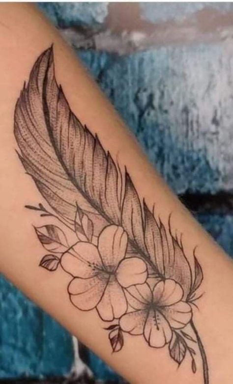 Tattoo Plume, Feather Tattoo Ankle, Tattoos To Cover Scars, Peacock Tattoo, Ankle Tattoos For Women, Feather Tattoo Design, Poppies Tattoo, Tattoos For Women Half Sleeve, Moon Tattoo Designs