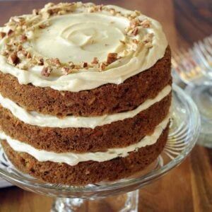 A Carrot Cake Without Pineapple: Ideal for a Celebration Carrot Cake Recipe No Pineapple, Carrot Cake No Pineapple, Pecan Carrot Cake, Maple Buttercream Frosting, Best Carrot Cake Recipe, Maple Buttercream, Cake Portions, Amazing Meals, Mixer Recipes