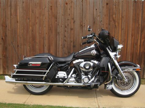 1999 Harley-Davidson® FLHTCUI Ultra Classic® Electra Glide® (Vivid Black), Prosper, Texas (448992) | ChopperExchange Harley Ultra Classic, Harley Davidson Ultra Classic, Motorcycle Storage, Vintage Indian Motorcycles, Diy Motorcycle, Harley Davidson Baggers, Harley Davidson Electra Glide, Motorcycle Safety, Electra Glide Ultra Classic