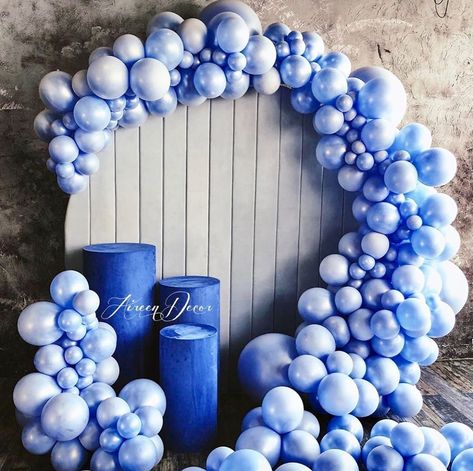 Looking for your something B L U E💙 @aireendecor_kids #balloonstylist #balloonarch #balloongarland #bridalshower #bridalshowerideas… Blue Birthday Backdrop, Balloon Arch Backdrop, Blue Balloon Garland, Backdrop Balloon, Pretty Balloons, Birthday 21st, 50 Shades Of Blue, Birthday Backdrops, Cake Smash Backdrop