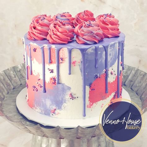 Pink And Purple Cake Decorating Ideas, Pink And Purple Cake Ideas Simple, Pink And Purple Cake Ideas, Pink And Blue Drip Cake, Pink And Purple Drip Cake, Baking Cakes Ideas, Purple Cakes Birthday, 8th Birthday Cake, New Birthday Cake