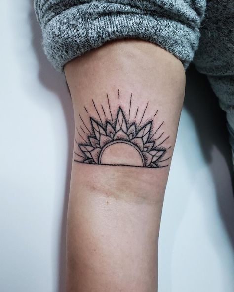 Katie on Instagram: “Some people will look at this and see a sunrise, some will see a sunset, and still others will just see half of a mandala. Like life, it’s…” Mandala Sunrise Tattoo, Half Circle Tattoo Design, Half A Sun Tattoo, Sunrise Tattoos For Women, Mountain Sunrise Tattoo, Half Circle Tattoo, Sunrise Tattoo Rising Sun, Sunrise And Sunset Tattoo, Sun Mandala Tattoo