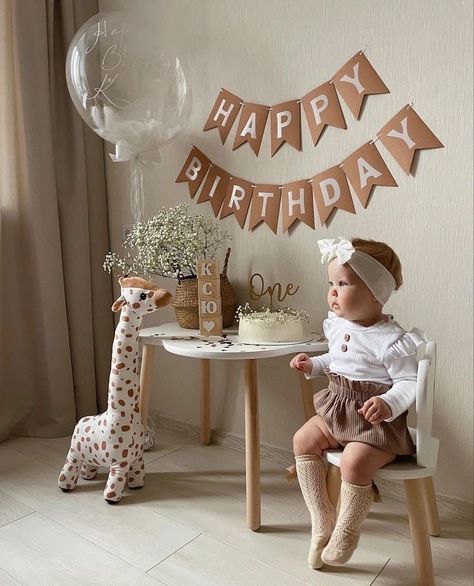 One Year Old Birthday Party Girl, Baby Birthday Photoshoot, Balloons Photography, Baby First Birthday Cake, Simple Birthday Party, Happy Birthday Decor, Baby Birthday Decorations, 1st Birthday Pictures, 1st Birthday Photoshoot