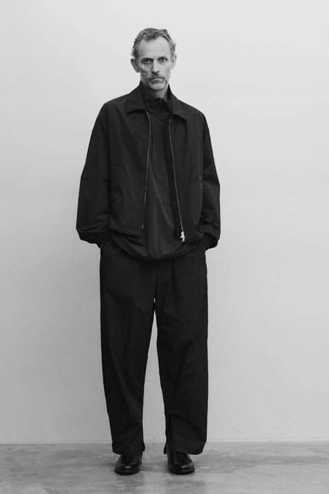 Tokyo Spring, Ryuichi Sakamoto, Fashion Souls, Minimalist Fashion Men, New China, Mens Fashion Inspiration, Minimal Look, Male Poses, Simple Trendy Outfits