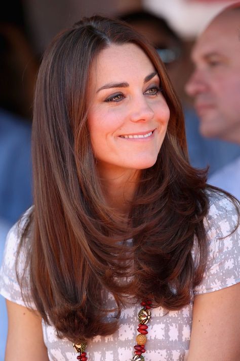 Kate Middleton Hairstyle, Kate Middleton Haircut, Side Chignon, Half Up Curls, Kate Middleton Hair, Ayers Rock, Kate Middleton Photos, Princess Kate Middleton, Middleton Style